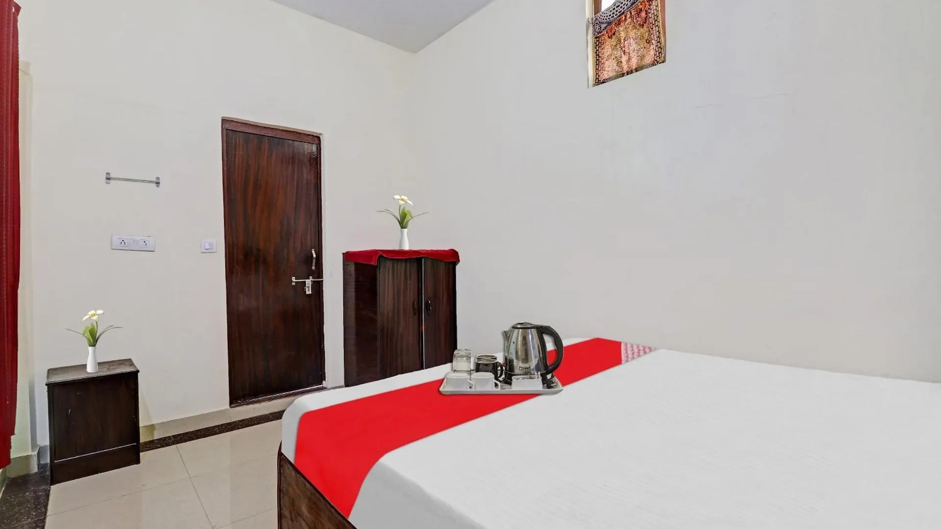 Hotel O M.G. Palace Tajganj