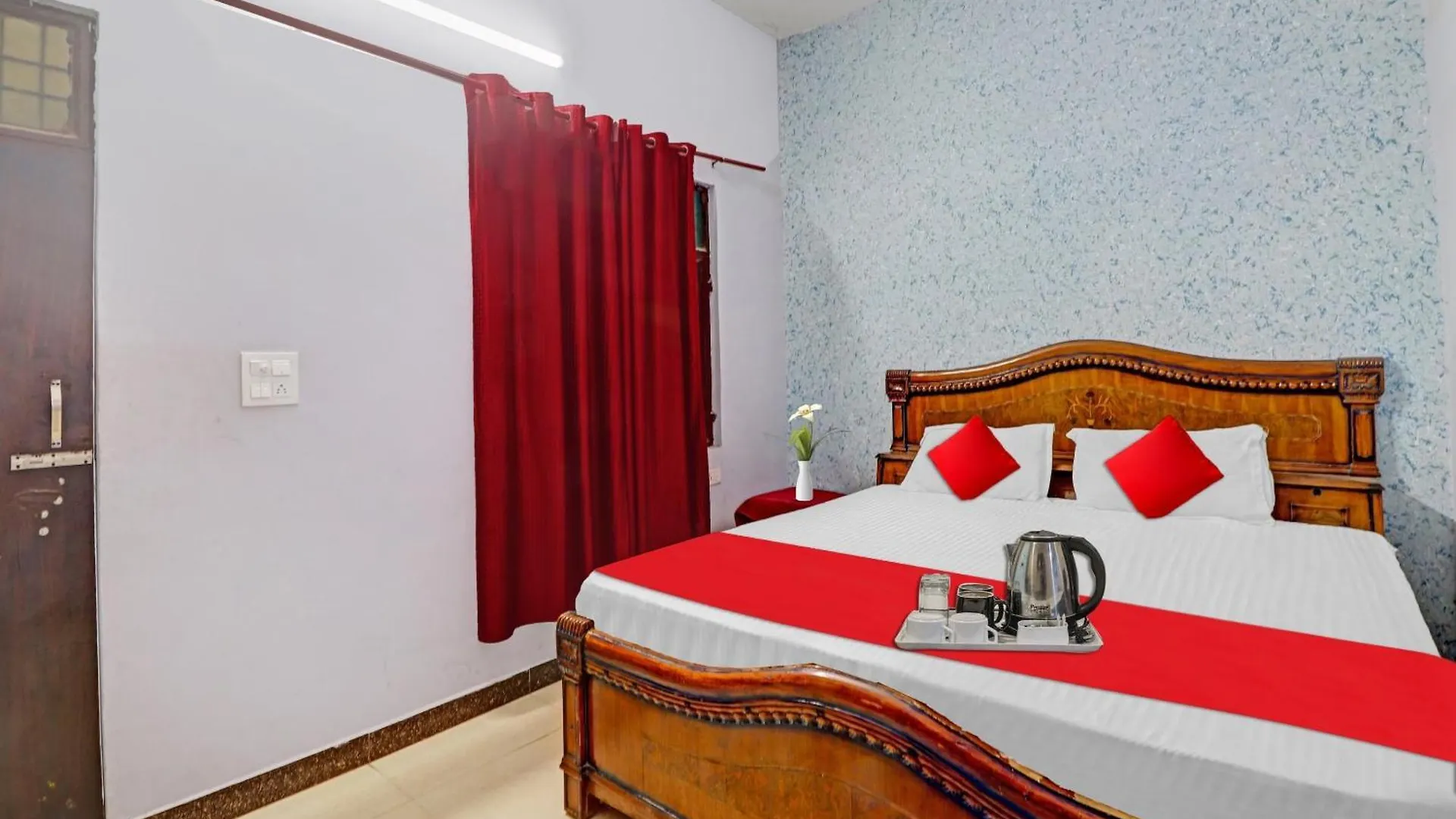 Hotel O M.G. Palace Tajganj